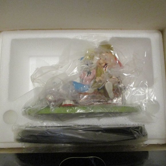 Goebel Looney Tunes Buggs Bunny & Elmer Fudd "Isn't she wovewe" LE COA Boxed - Picture 2 of 8